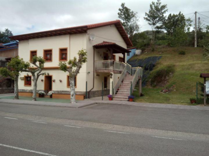 El Barredo Villa Cangas de Onis Exterior photo